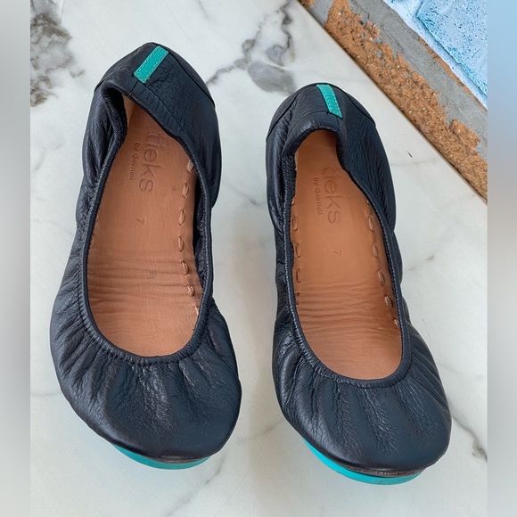 Tieks ballet flats in matte black leather shoes size 7 - Picture 3 of 8